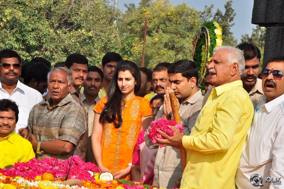 NTR-Family-Visit-to-NTR-Ghat-2016